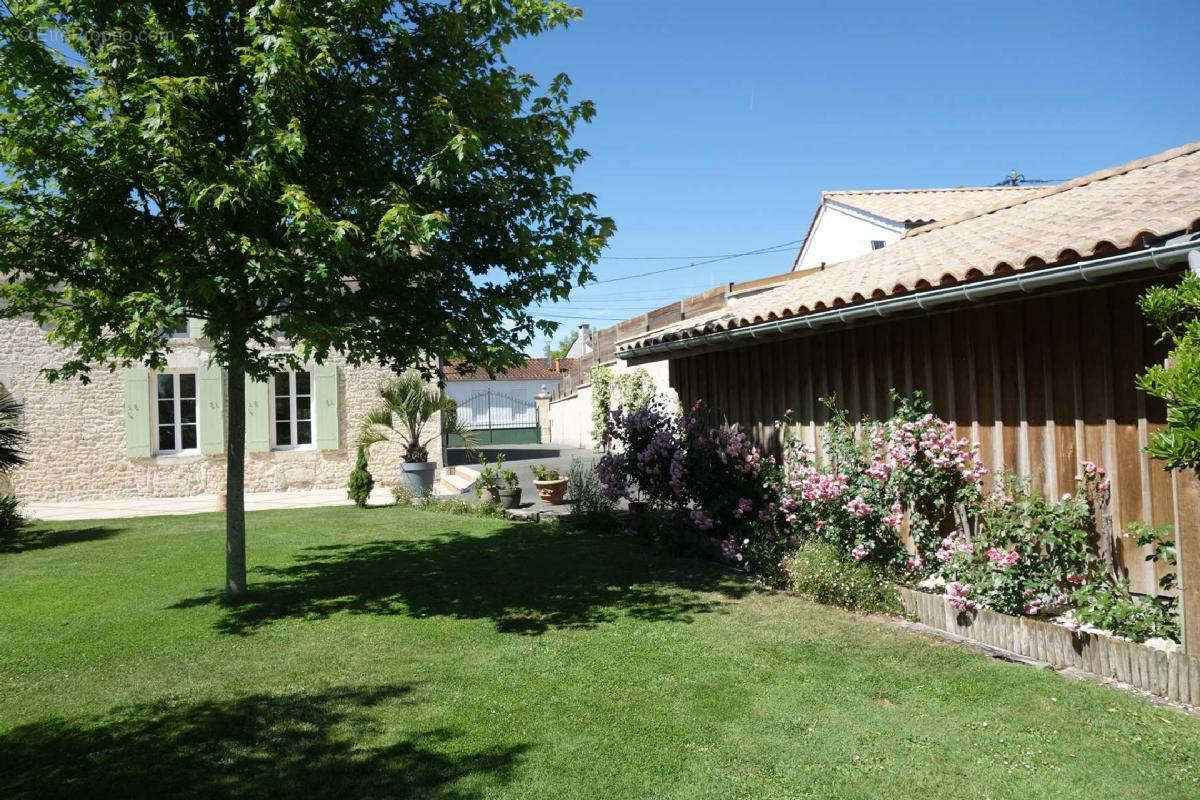Maison à ANGLADE