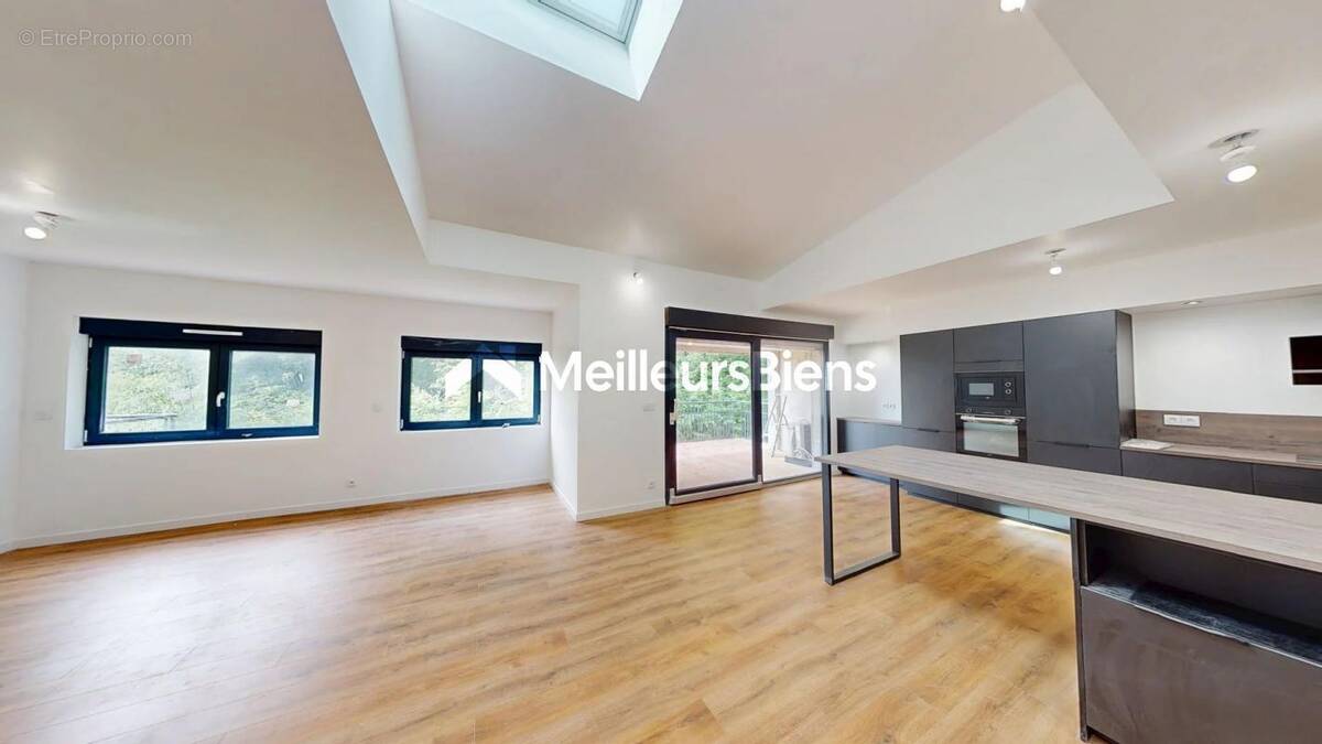 Appartement à CRAVANCHE