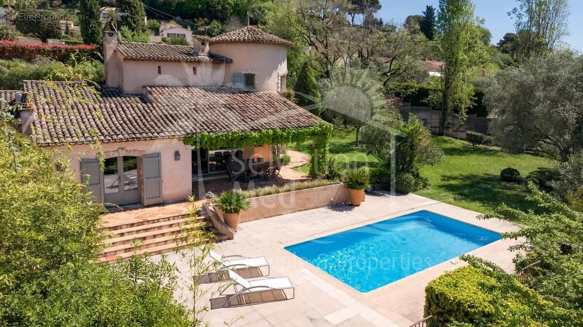 Maison à MOUGINS