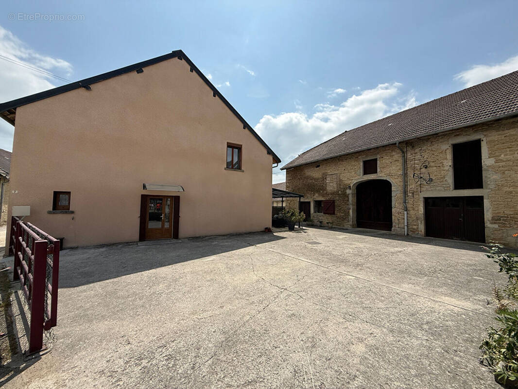 Maison à ORGELET