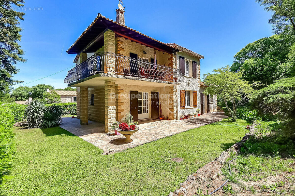 Maison à SAINT-ETIENNE-DU-GRES