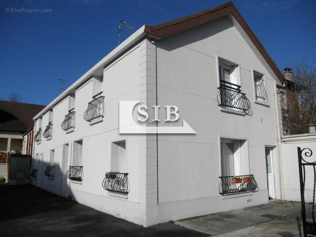 Appartement à VERT-LE-GRAND
