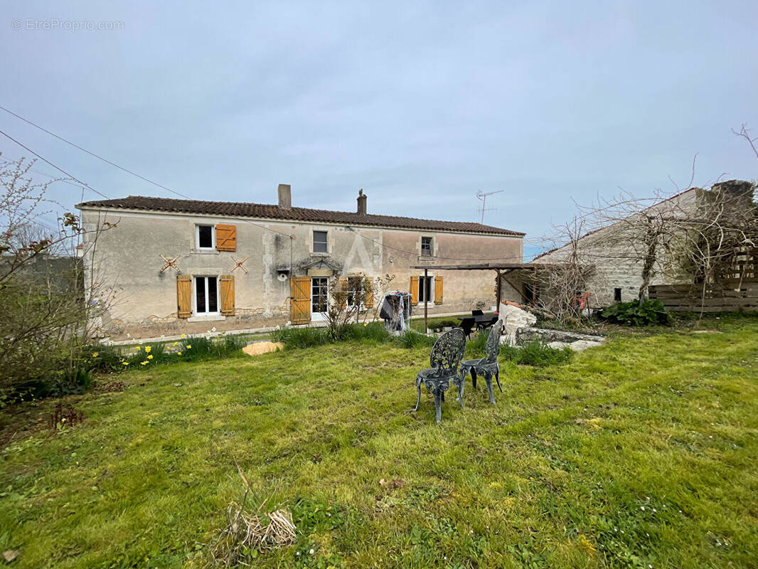 Maison à AUZAY