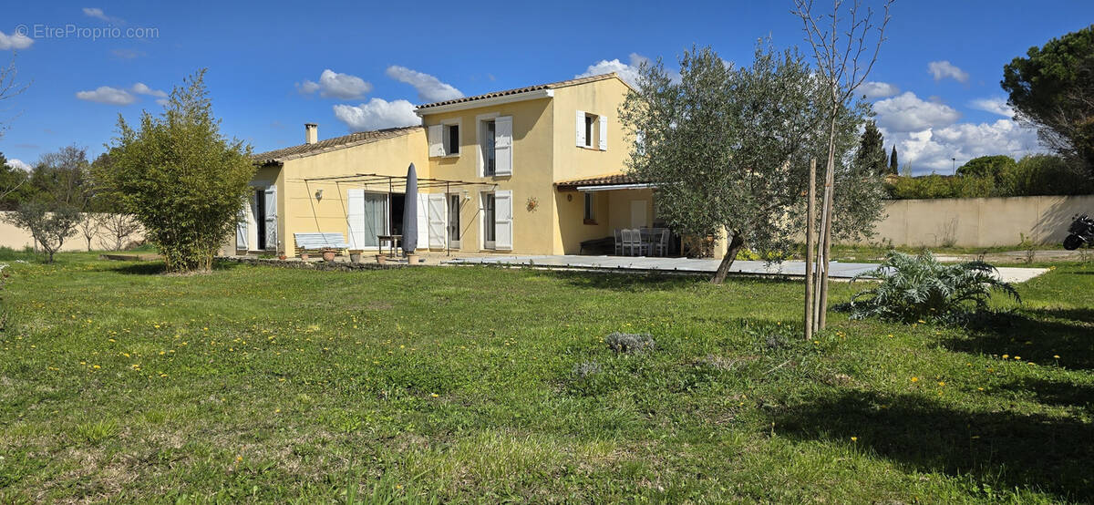 Maison à MORIERES-LES-AVIGNON