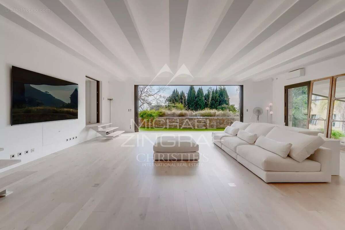 Maison à EZE