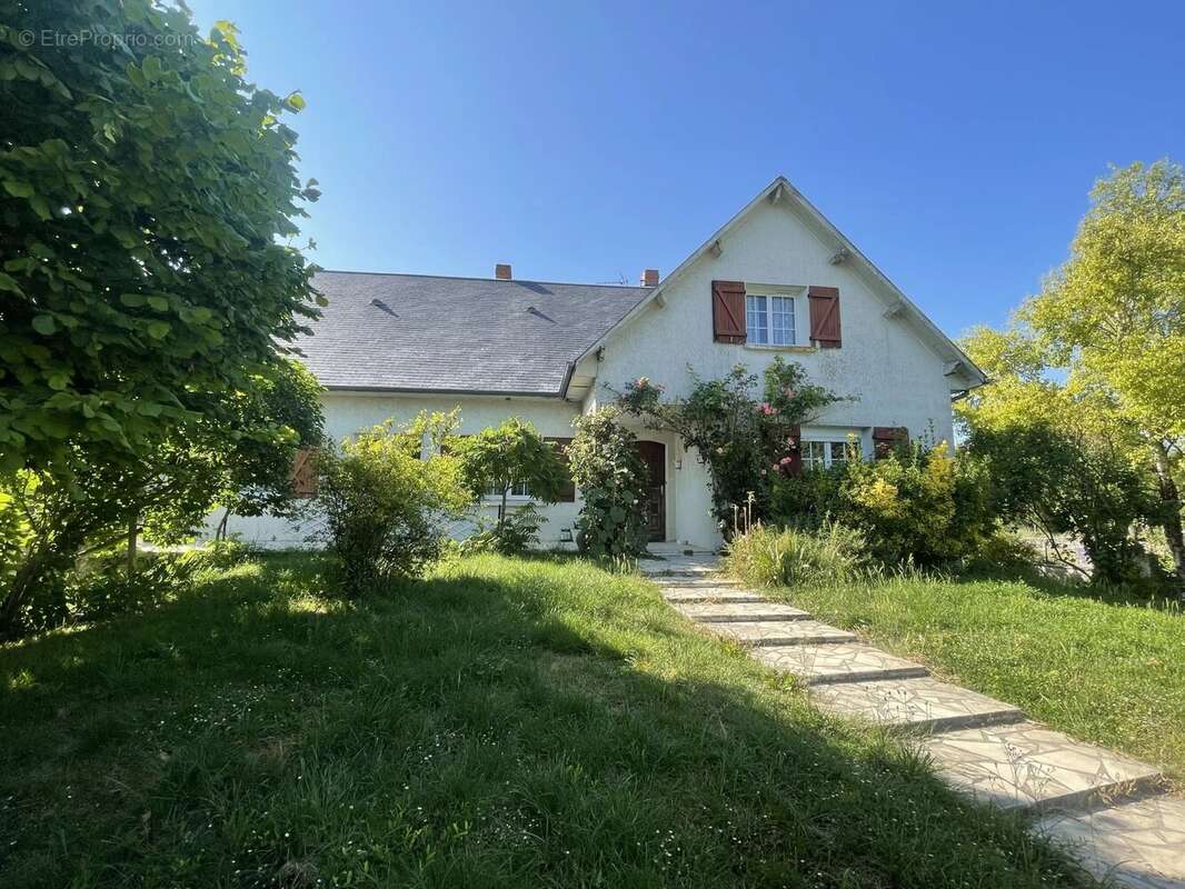 Maison à SAIRES