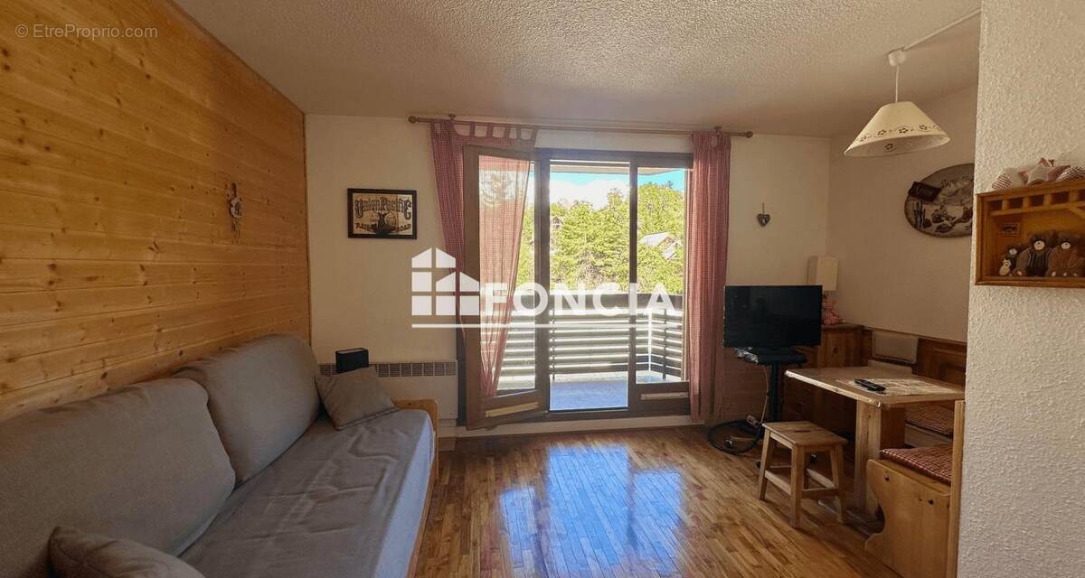 Appartement à SAINT-ETIENNE-DE-TINEE