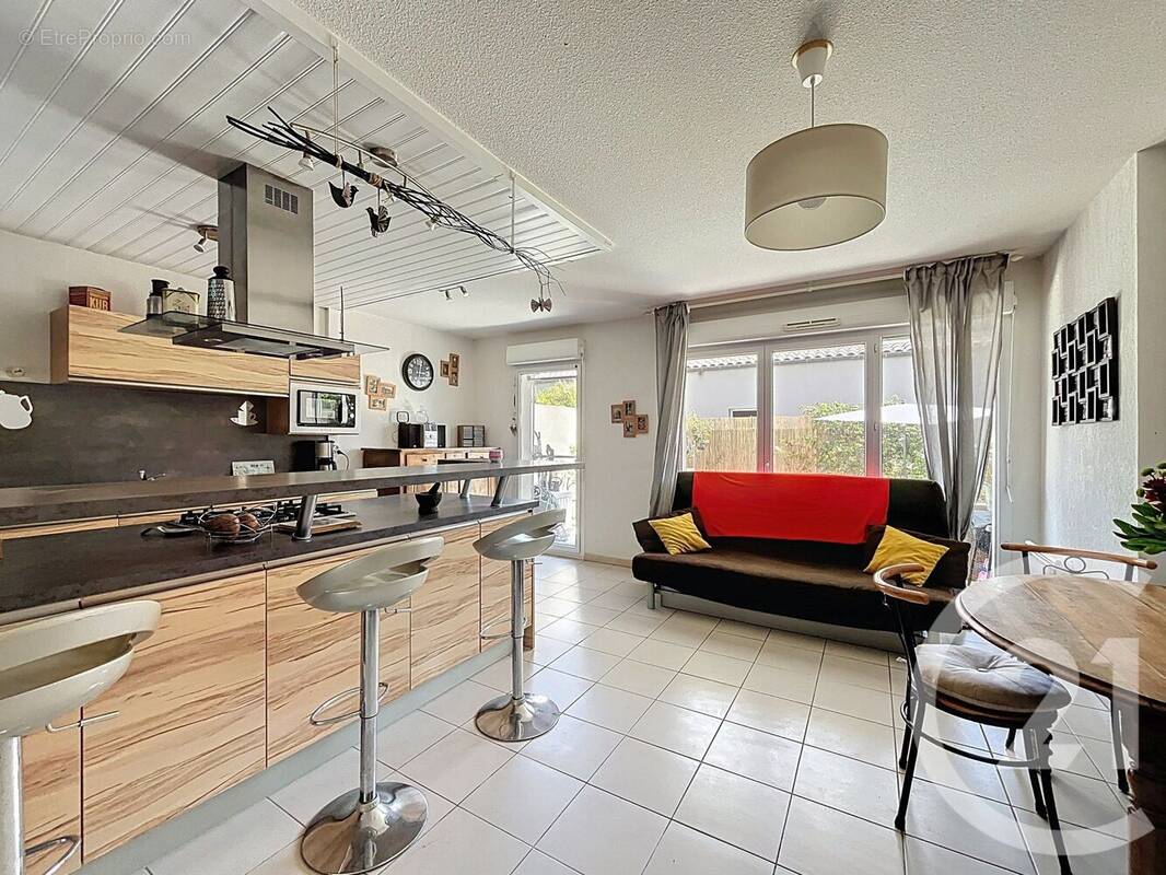 Appartement à MEZE