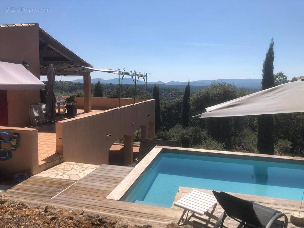 Photo 1 - Maison à SEILLONS-SOURCE-D&#039;ARGENS