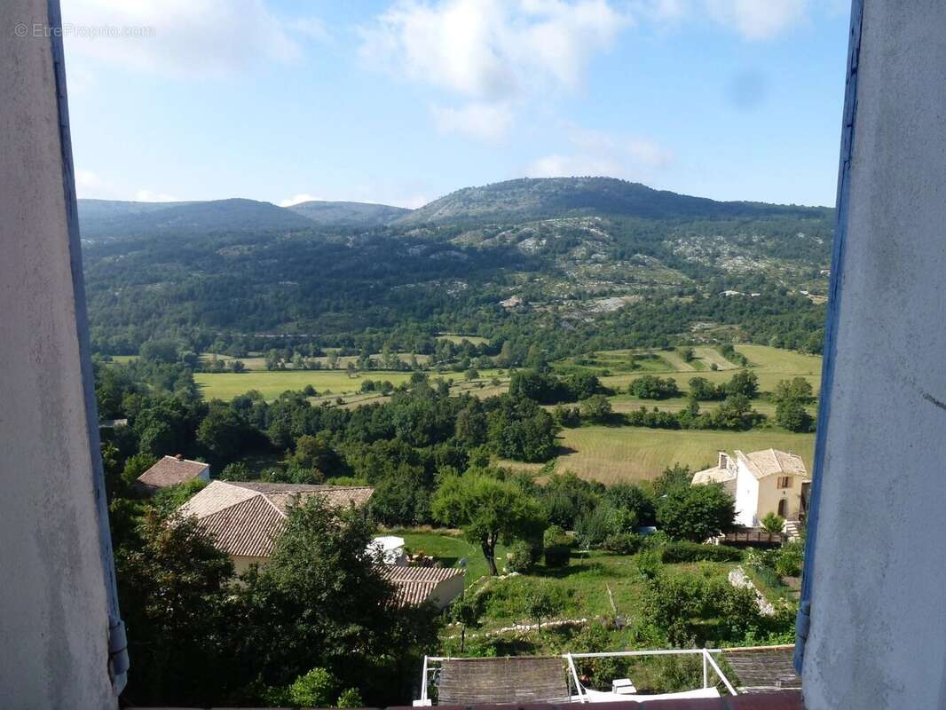 Appartement à COURSEGOULES