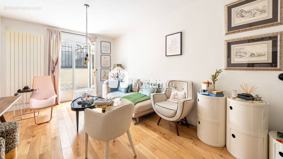 Appartement à PARIS-16E