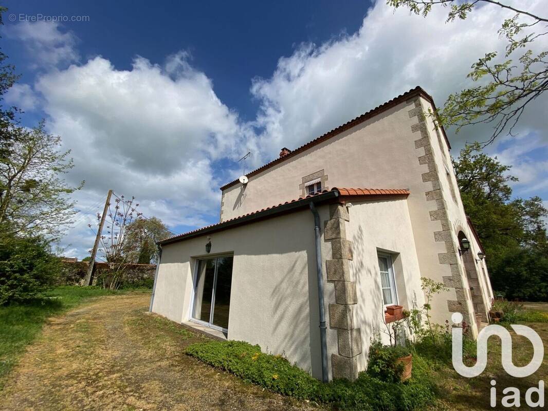 Photo 1 - Maison à MAULEVRIER