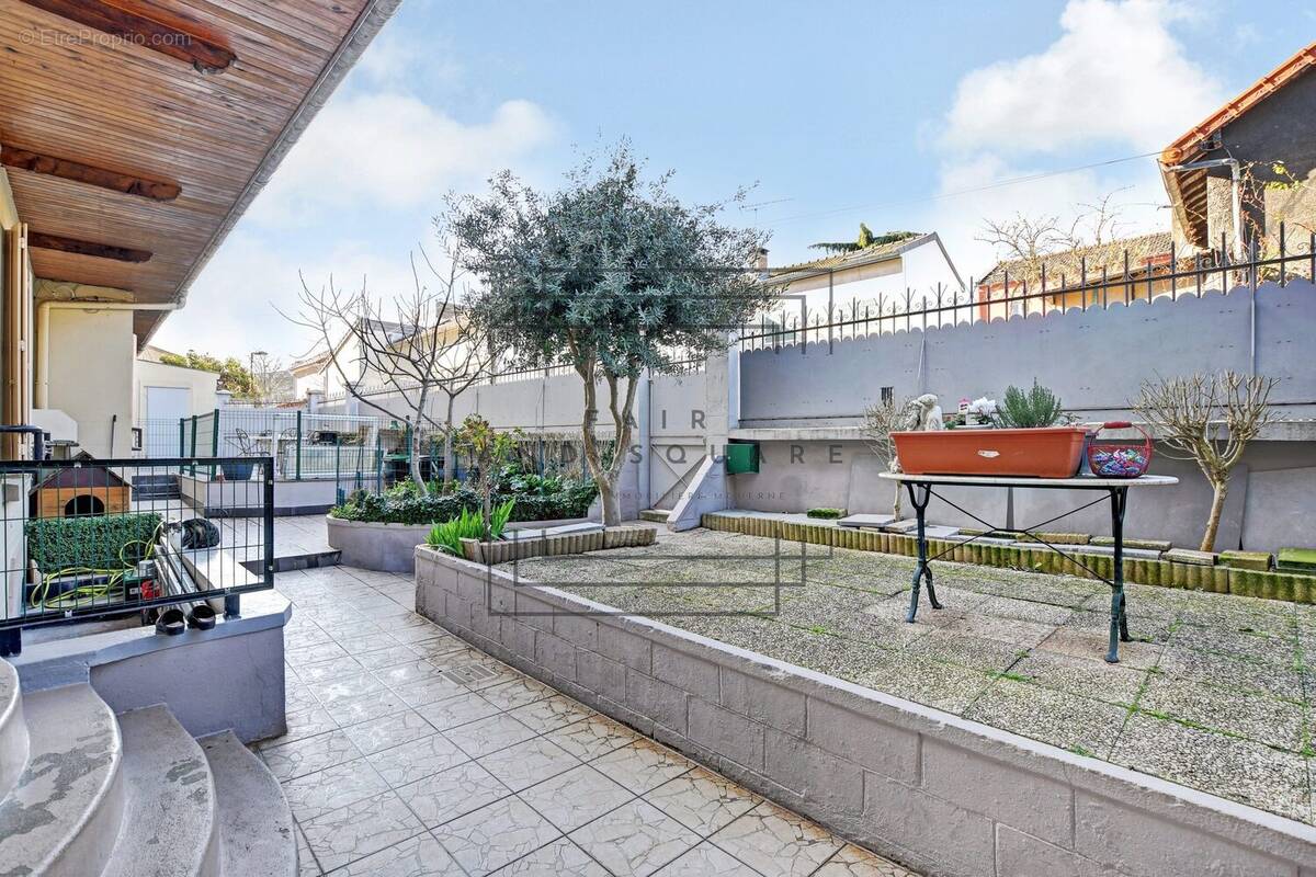 Maison à IVRY-SUR-SEINE