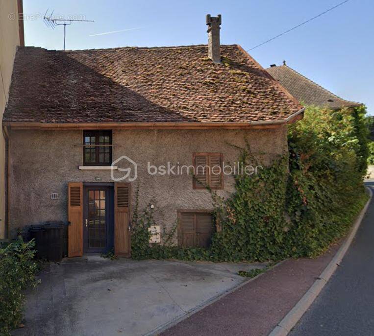 Maison à SAINT-GENIX-SUR-GUIERS