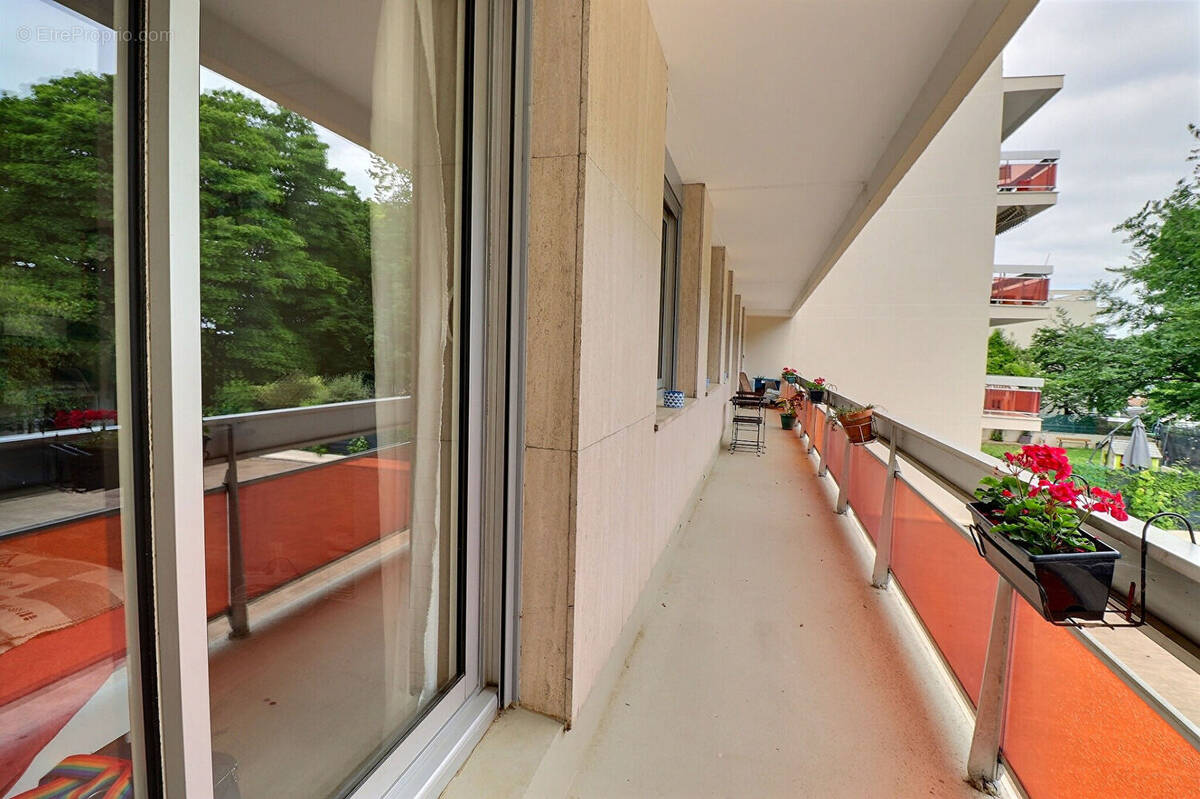 Appartement à MAREIL-MARLY
