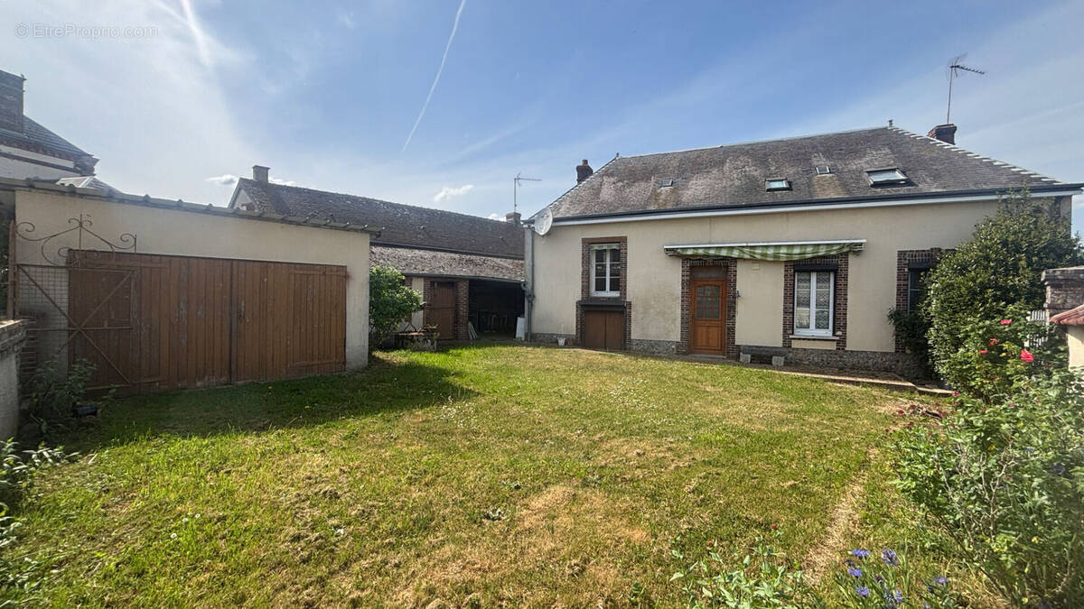 Maison à DAMVILLE