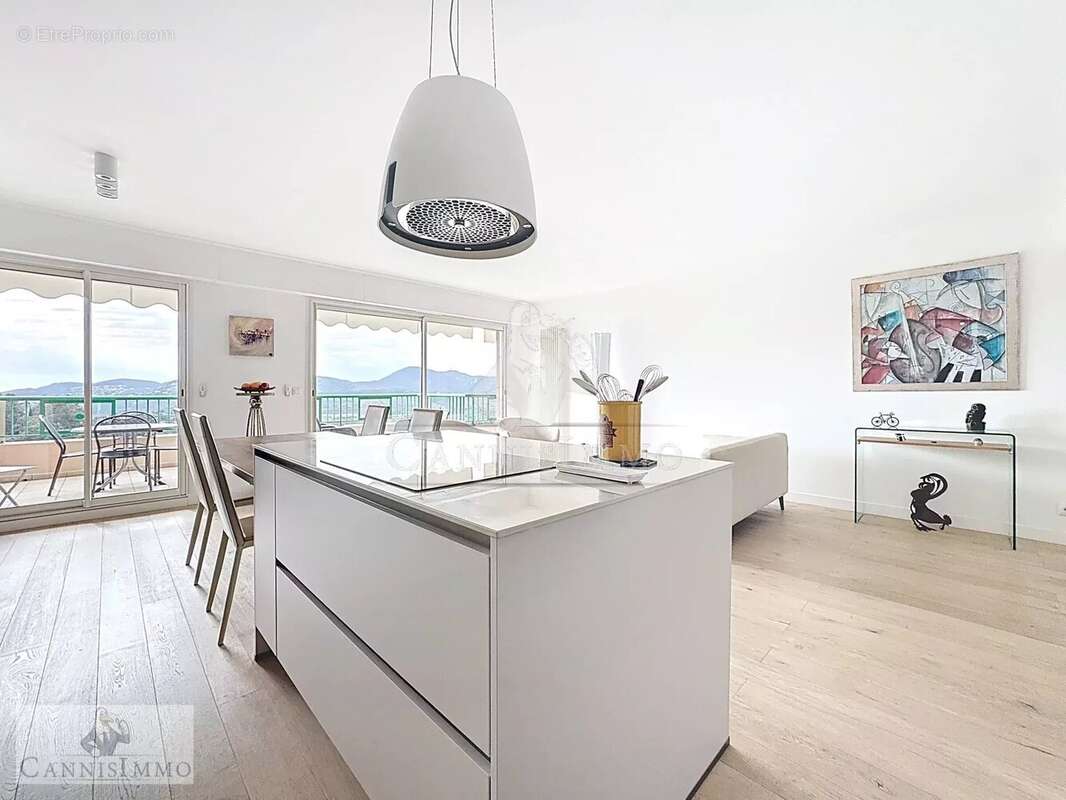 Appartement à MANDELIEU-LA-NAPOULE