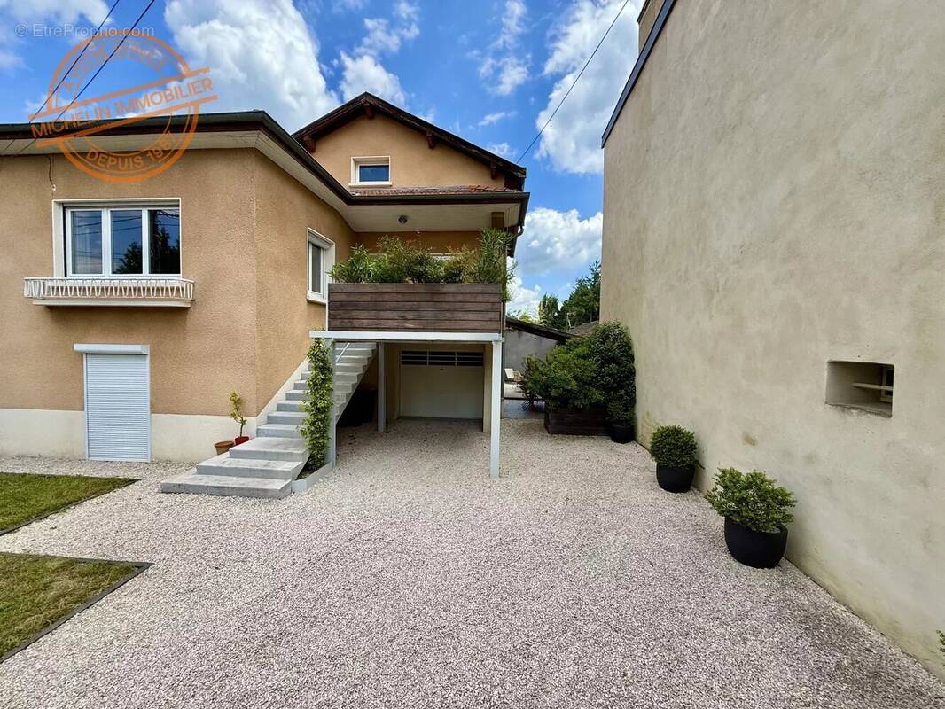 Maison à CHAMPAGNE-AU-MONT-D&#039;OR