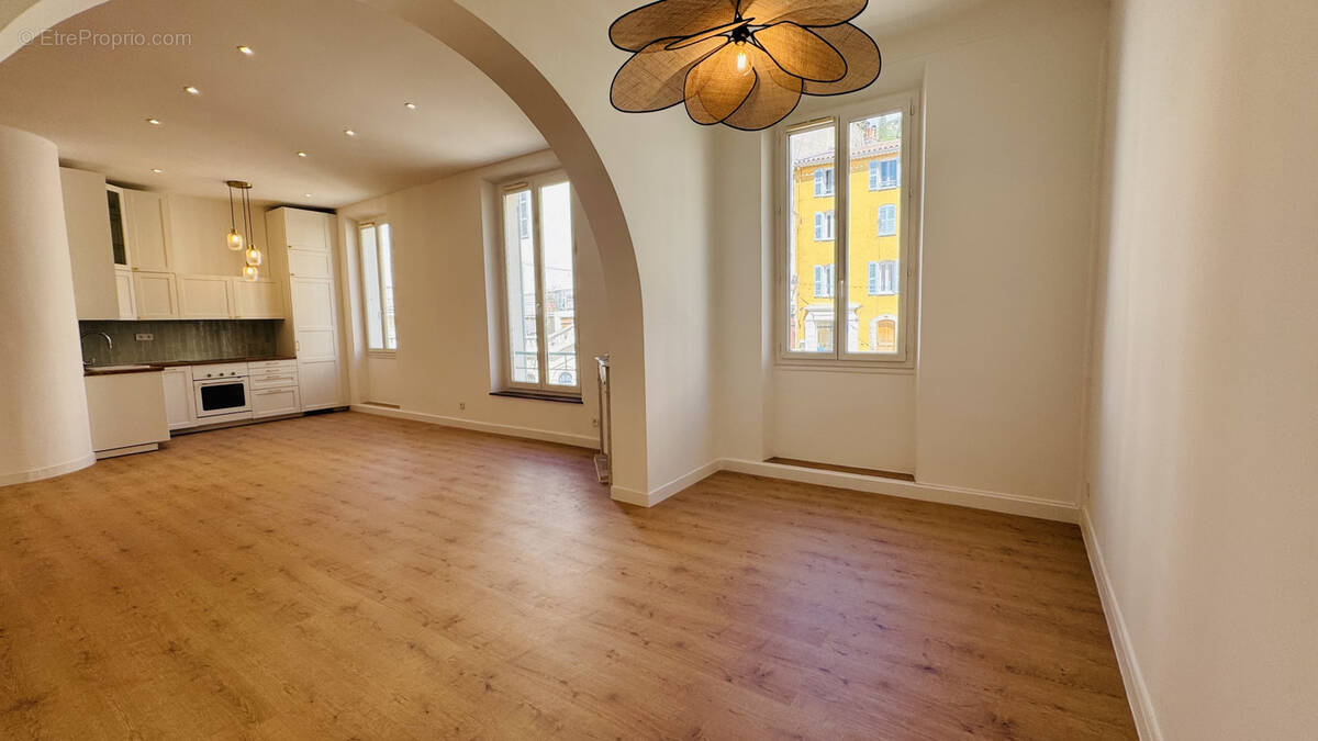Appartement à HYERES