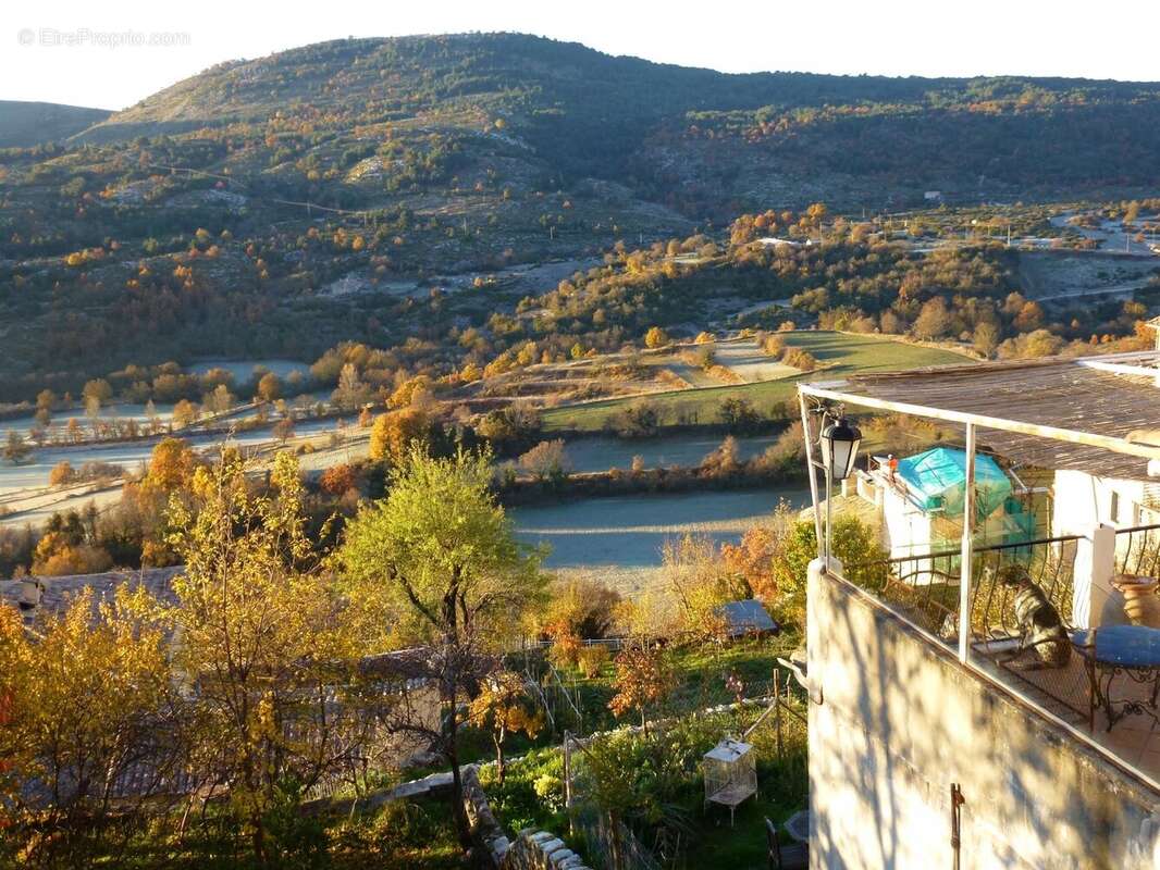 Appartement à COURSEGOULES