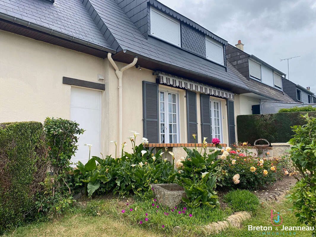 Maison à LECOUSSE
