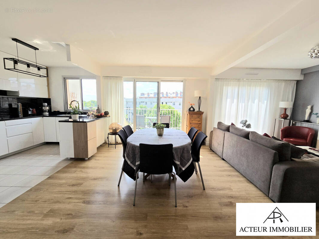 Pièce de vie-cusine us de 38 m² - Appartement à PUTEAUX