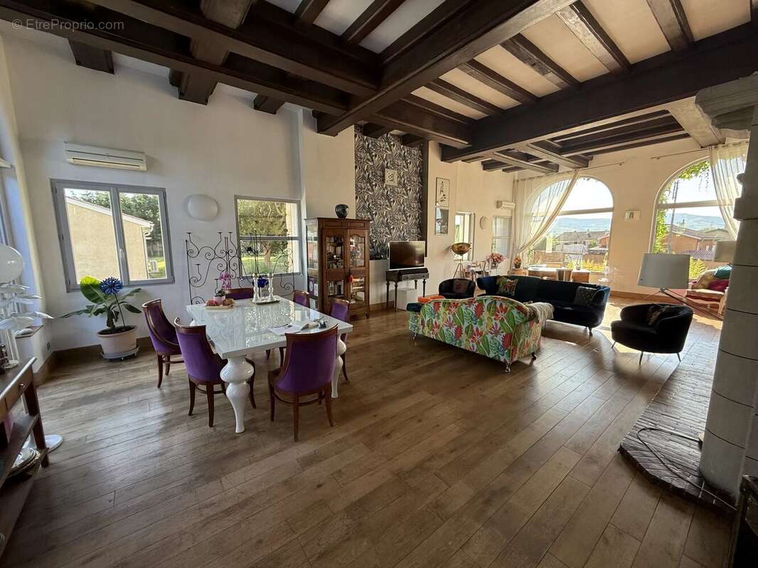 Appartement à BELLEVILLE