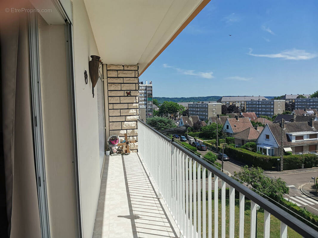Appartement à SAINT-ETIENNE-DU-ROUVRAY