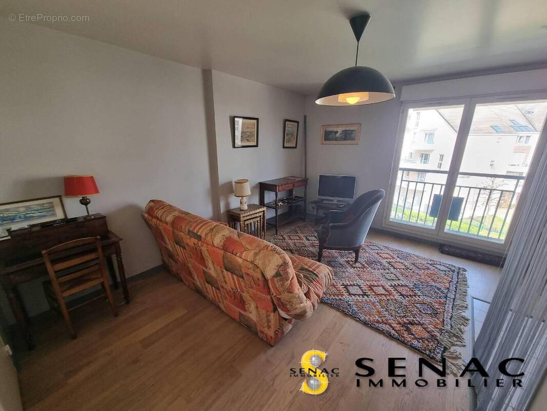 Appartement à BEAUCHAMP