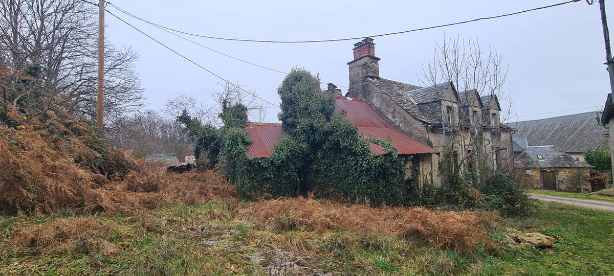 Maison à NEUVILLE