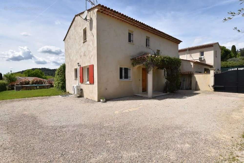 Maison à CALLIAN