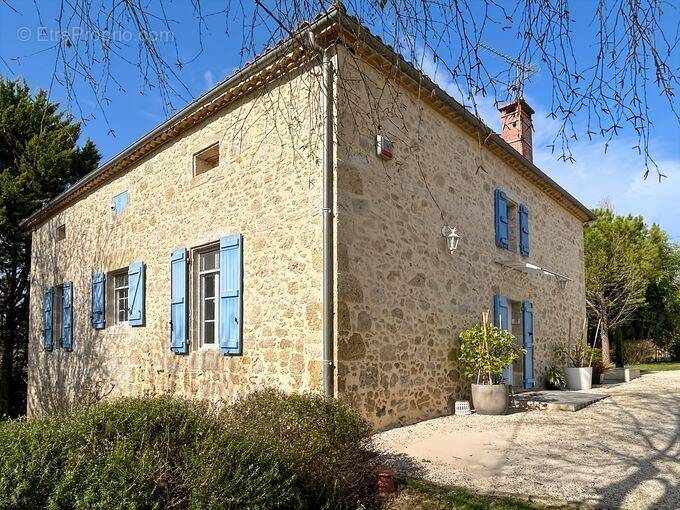 Maison à SEMPESSERRE