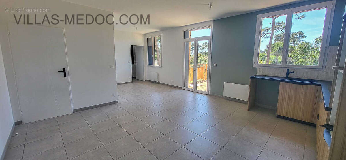 Appartement à VENDAYS-MONTALIVET