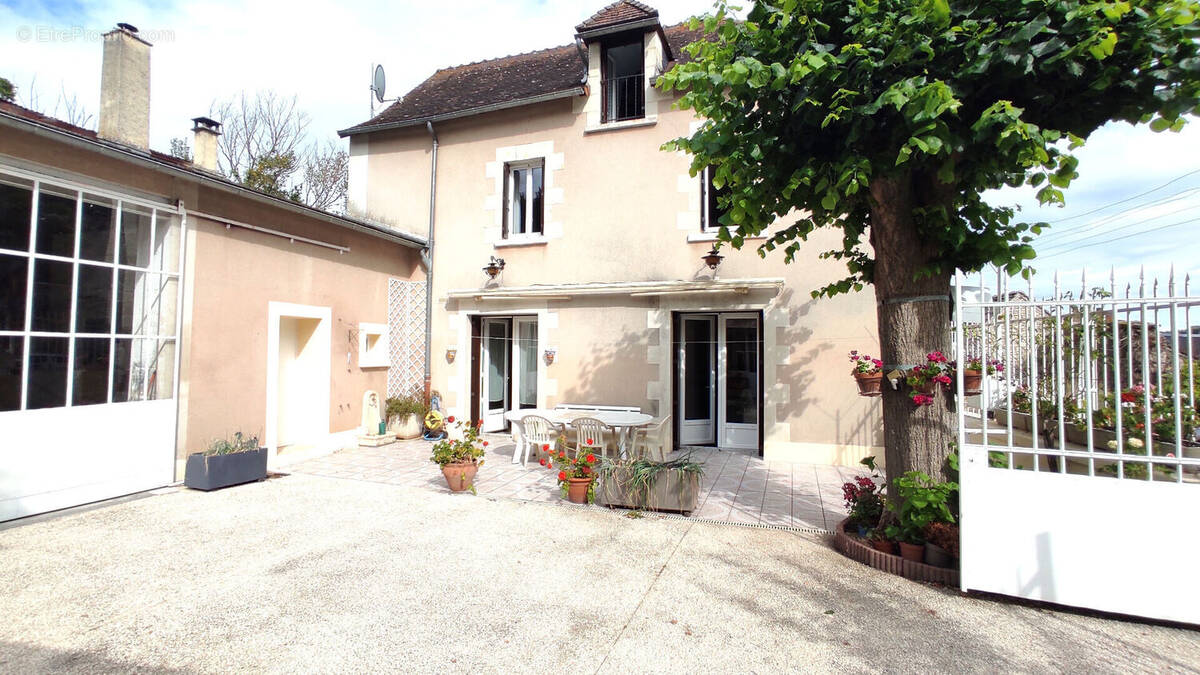 Maison à CHATELLERAULT