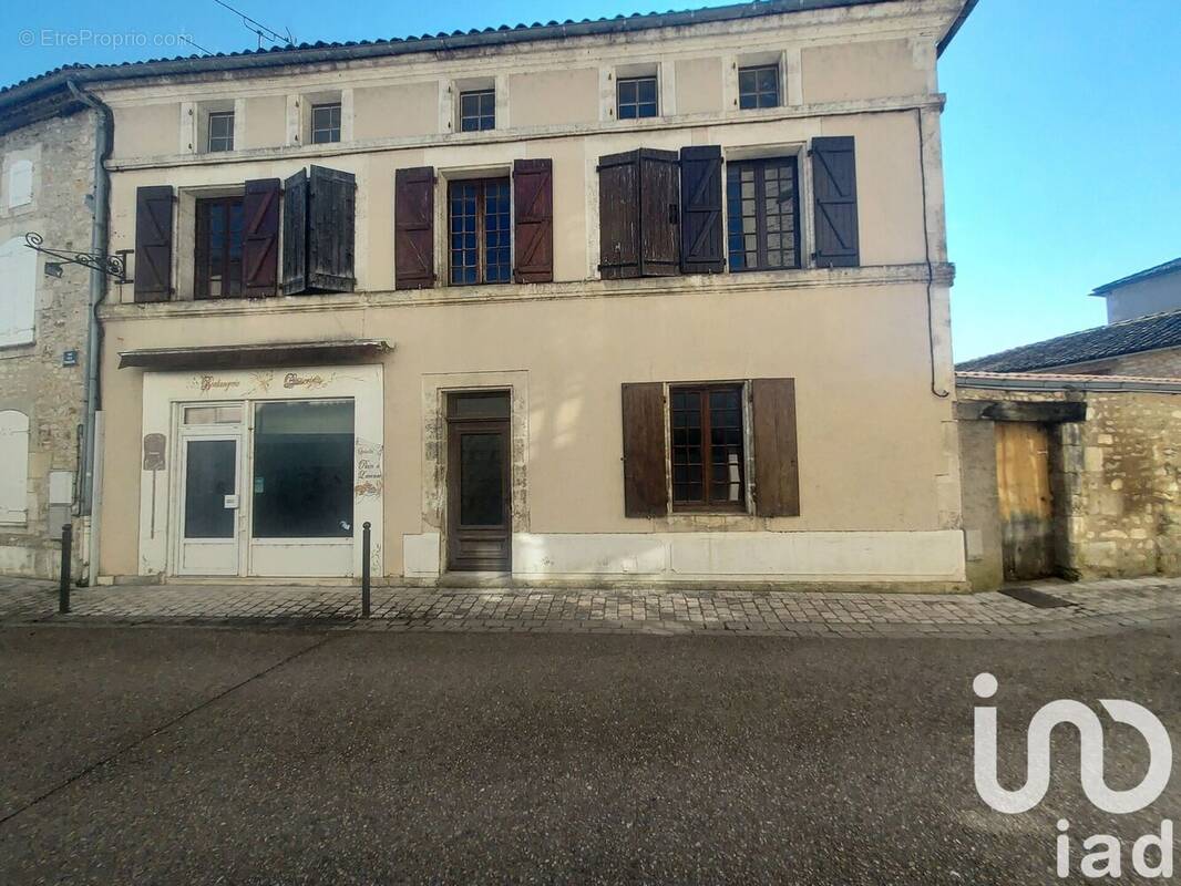 Photo 1 - Maison à LA ROCHEFOUCAULD