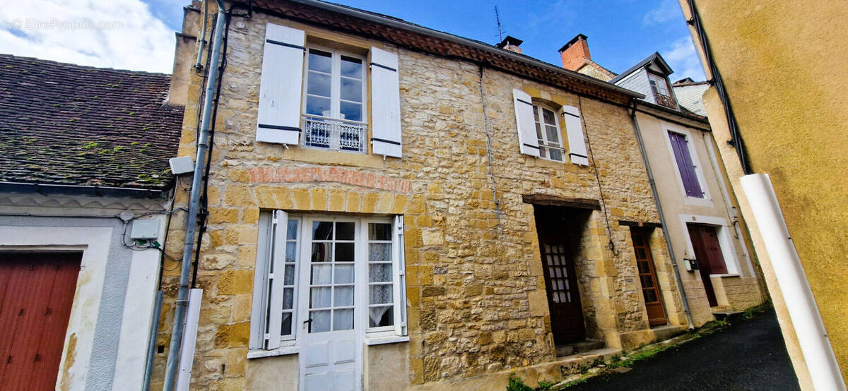 Maison à EXCIDEUIL