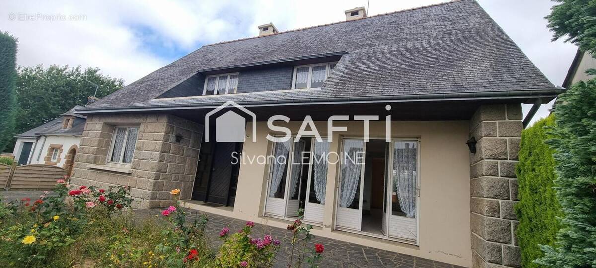 Photo 1 - Maison à PLUMIEUX