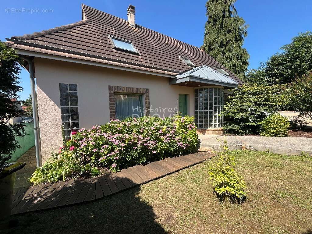 Maison à LIVERDY-EN-BRIE