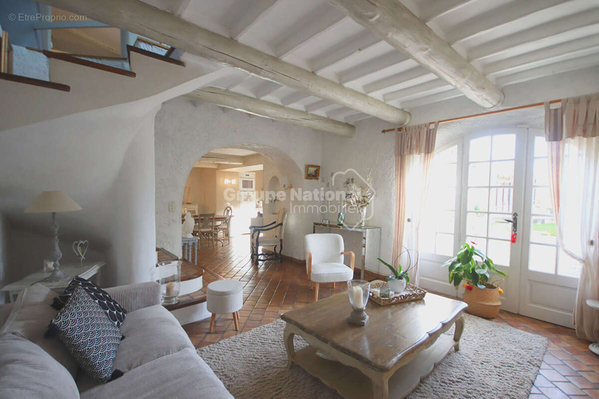 Maison à MONTEUX