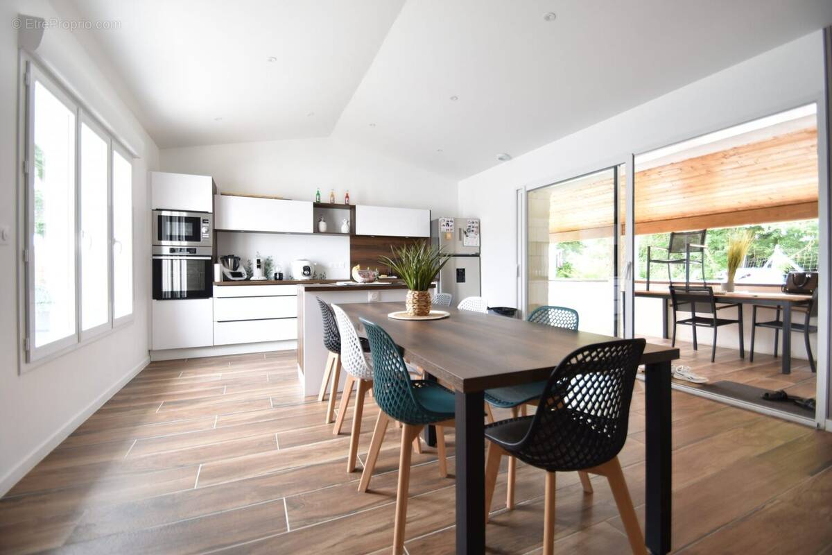 Maison à TONNAY-CHARENTE