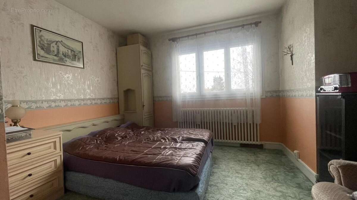 Maison à LES CLAYES-SOUS-BOIS