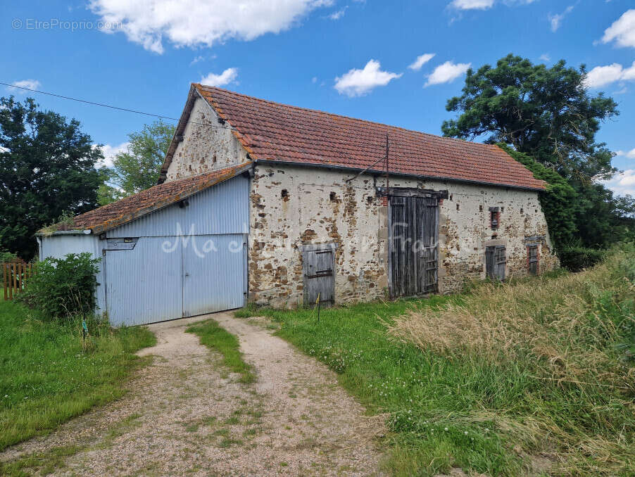 Maison à LOUROUX-DE-BOUBLE