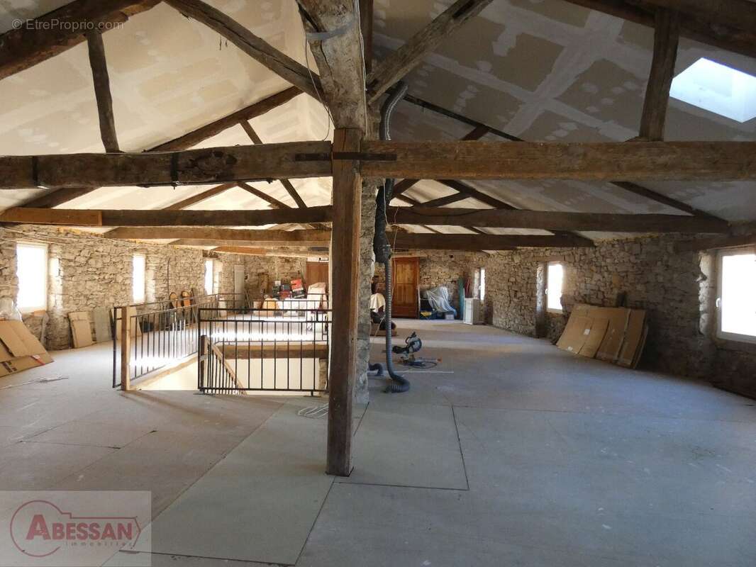 Maison à MONESTIES