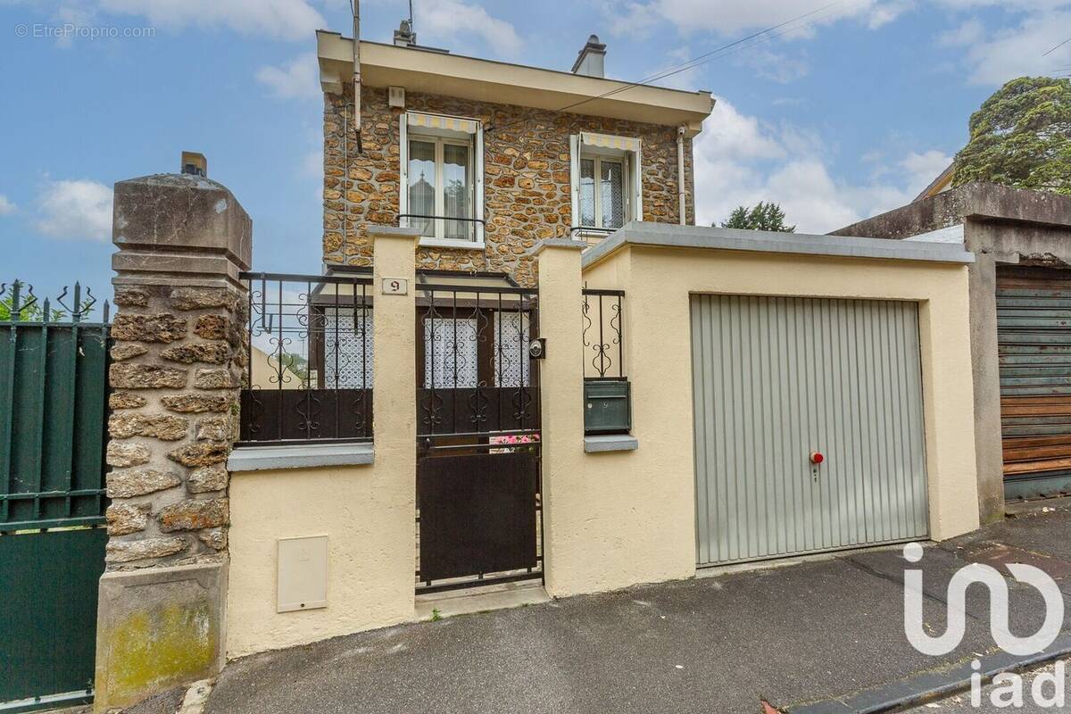 Photo 1 - Maison à SAVIGNY-SUR-ORGE