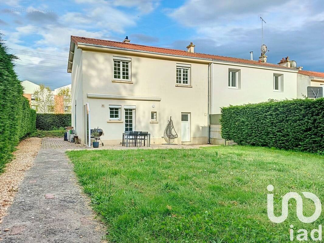 Photo 1 - Maison à TREMENTINES