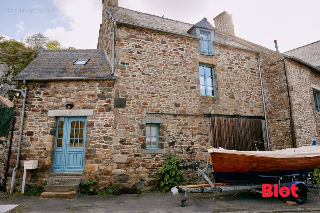 Maison à MONT-DOL
