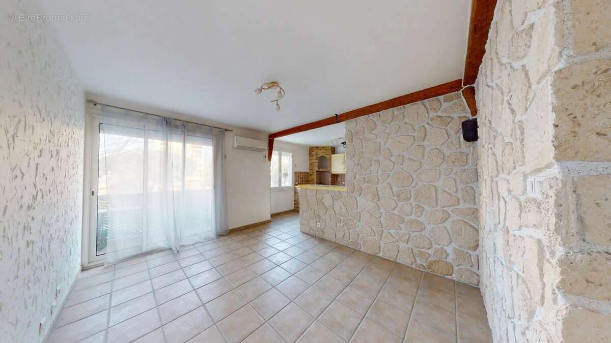 Appartement à PORT-DE-BOUC