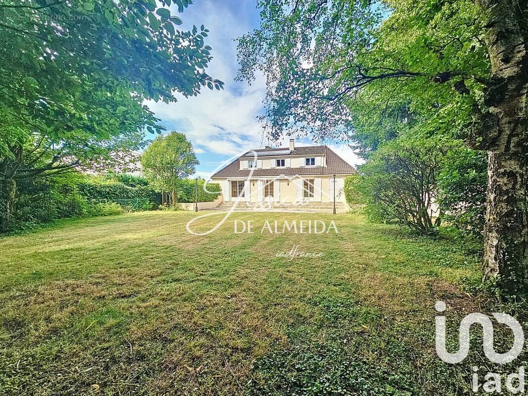 Photo 1 - Maison à LE PLESSIS-BELLEVILLE