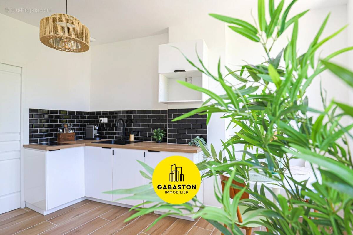 Appartement à MARSEILLE-5E