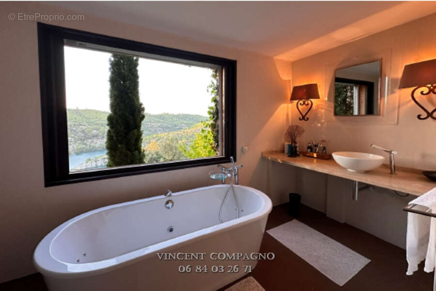 Maison à ESPARRON-DE-VERDON